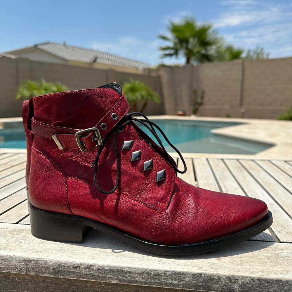 Regard Vintage Red Leather Booties